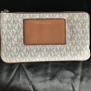 NWT MICHAEL KORS double zip clutch with RFID